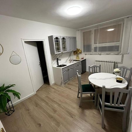 Апартаменты Apartman Gold Maris Карловац Экстерьер фото