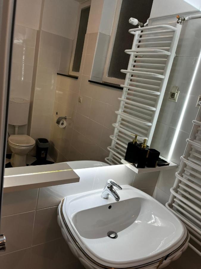 Апартаменты Apartman Gold Maris Карловац Экстерьер фото