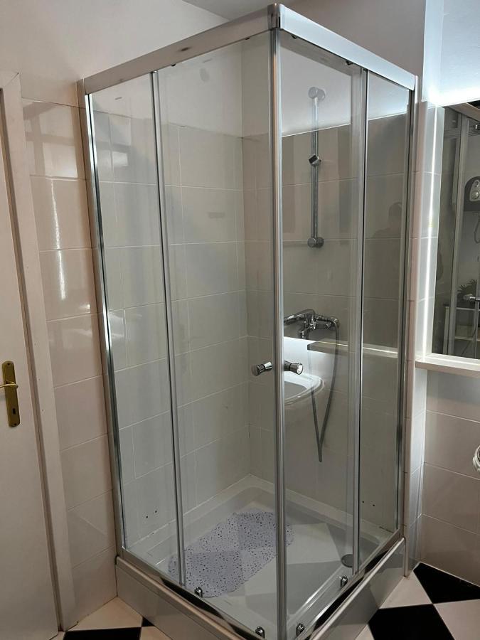 Апартаменты Apartman Gold Maris Карловац Экстерьер фото