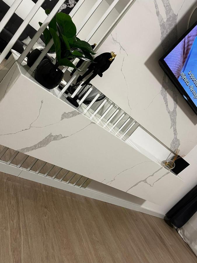 Апартаменты Apartman Gold Maris Карловац Экстерьер фото