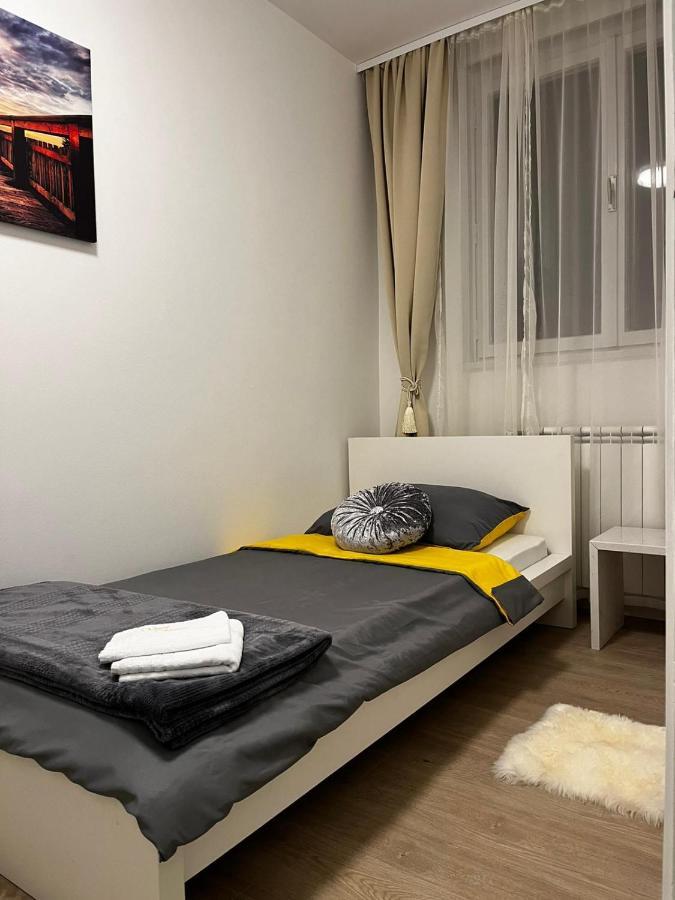 Апартаменты Apartman Gold Maris Карловац Экстерьер фото