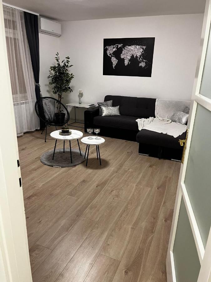 Апартаменты Apartman Gold Maris Карловац Экстерьер фото